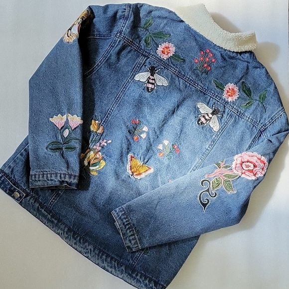 Bagatelle Sherpa Lined Denim Jacket with Floral, Avian and Feline Embroi… - Picture 16 of 16